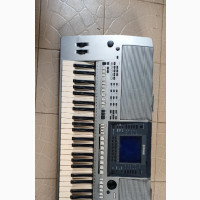 Yamaha Piano Keyboard S700