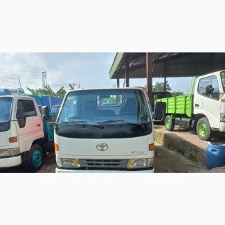 Toyota Dyna 200 With Petrol Engine, 6 Tyres