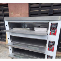 Brand New 3 Deck Gas Oven