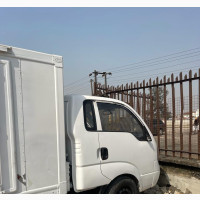 White Kia Truck 2007