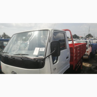 Toyota Dyna 150 6tyres_red_bucket