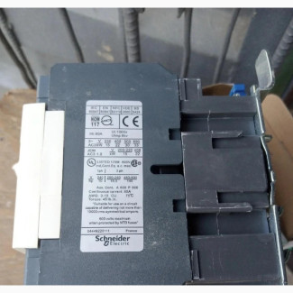 Schneider Electric Contactor - Brand New, 3 Poles, 80 Amps