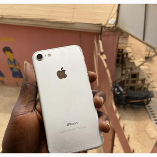 Apple iPhone 7 128 GB Gold - UK Used