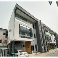 Furnished 4bdrm Apartment in Lekki for Sale