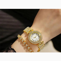 Ladies Wristwatch With Hand Chain-Gold