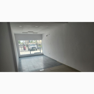 35sqm Shop Space Facing the Road