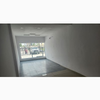 35sqm Shop Space Facing the Road