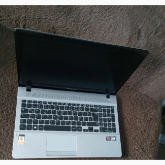 New Laptop Samsung R520 4GB Intel HDD 500GB