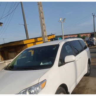 Toyota Voxy 2013 White
