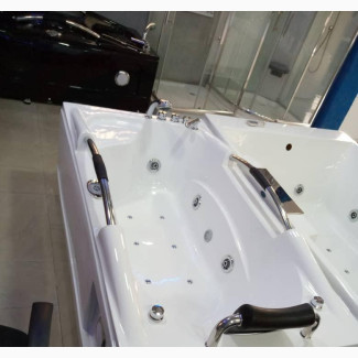 Single Jacuzzi