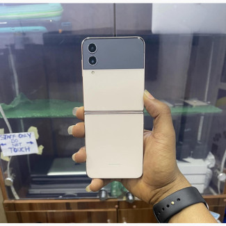 Samsung Galaxy Z Flip4 128 GB Gold