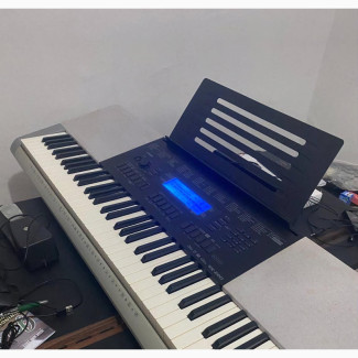Casio WK220 Keyboard Piano - Professional 6 Octaves - Free Adapter