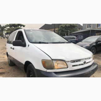 Toyota Sienna CE 1998 White
