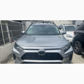Toyota RAV4 LE AWD 2019 Silver