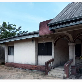 4bdrm Bungalow in School Road, Port-Harcourt for sale