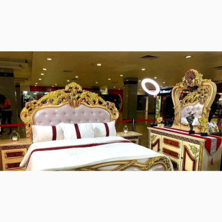 Complete Royal Bed With Dressing Mirror