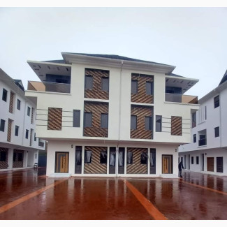 4bdrm Duplex in Peninsula Garden for sale