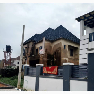 5bdrm Duplex in In An Estate for sale