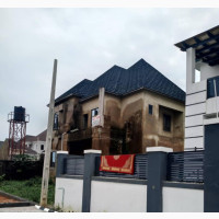 5bdrm Duplex in In An Estate for sale