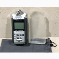 ZOOM H4n Professional Handheld Audio Recorder