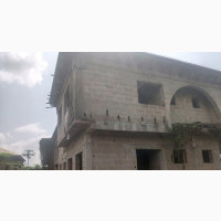 3bdrm Block of Flats in Medical Quarters, Erunwe for sale