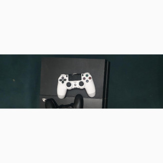 Playstation 4 Console + Controller + 8 Games + Accessories