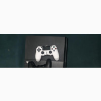 Playstation 4 Console + Controller + 8 Games + Accessories