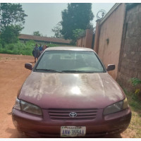 Toyota Camry 2000 Red