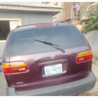 Toyota Sienna 2000 Red