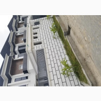 Luxury 4bdrm Duplex in Franklin Homes, Chevron for Sale