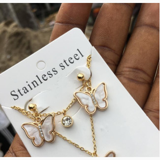 Jewelries: Non Tarnish Jewelry