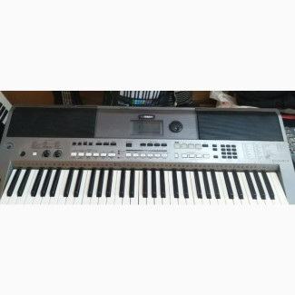 Yamaha PSR-E443 Keyboard - UK Used