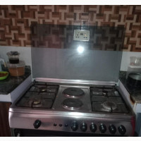 Hisense Gas Cooker with 2 Electric Burner - Neatly Used