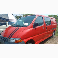 Toyota HiAce 2005 Red