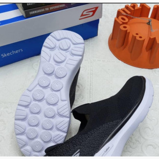 Sketchers Sneakers