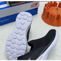 Sketchers Sneakers