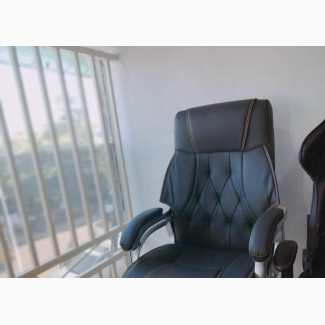 Executive Leather Swivel Chair
