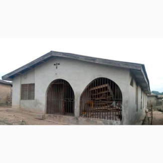 8bdrm Bungalow in Akuro Village, for sale
