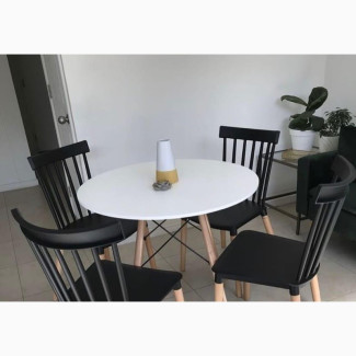 Outdoor/Restaurant/Eatery Table With Four Chairs