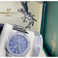 Quality Nd Unique Wrist Watch and Bracelet Available