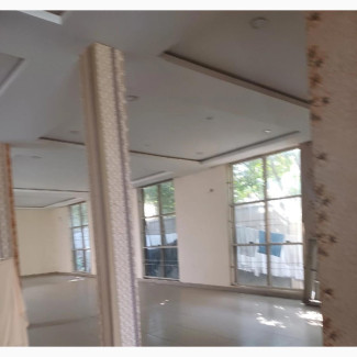 Up and Downstairs Banking Hall or Showroom for Rent