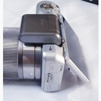 Sony NEX-3 Mirrorless Camera With 18-55mm Lens - Foreign Used