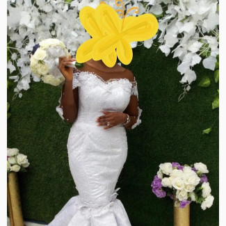 Stunning Wedding Gown, Veil and Bouquet Combo