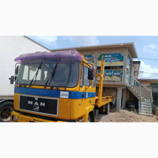 Flat-Bed Truck - Top Condition